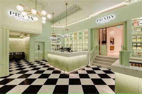 prada cafe zdjęcia|Meer.